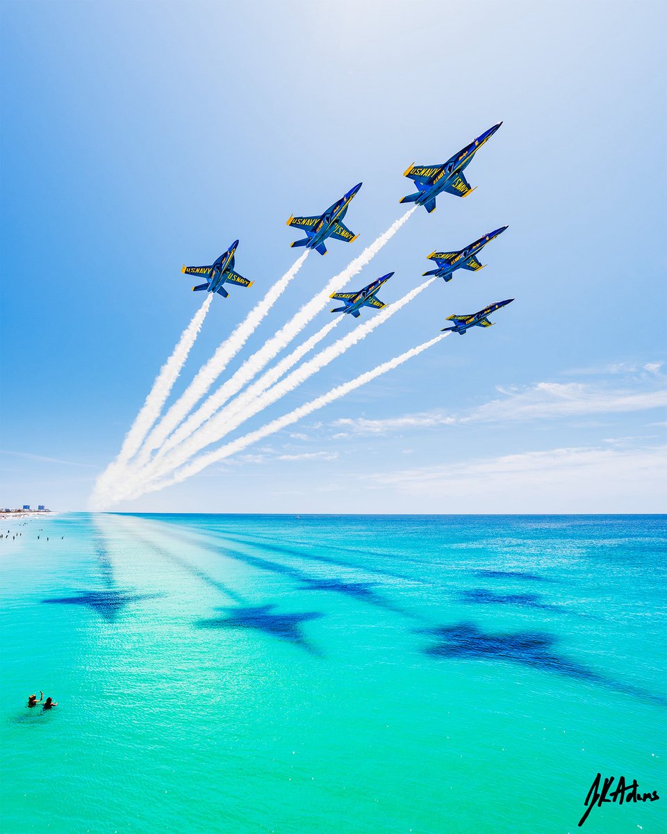 jkadamsphoto's tweet photo. My favorite Blue Angels beach buzz shot of all time 😍

Perfect light, perfect shadows! https://t.co/SIn6qdk3to