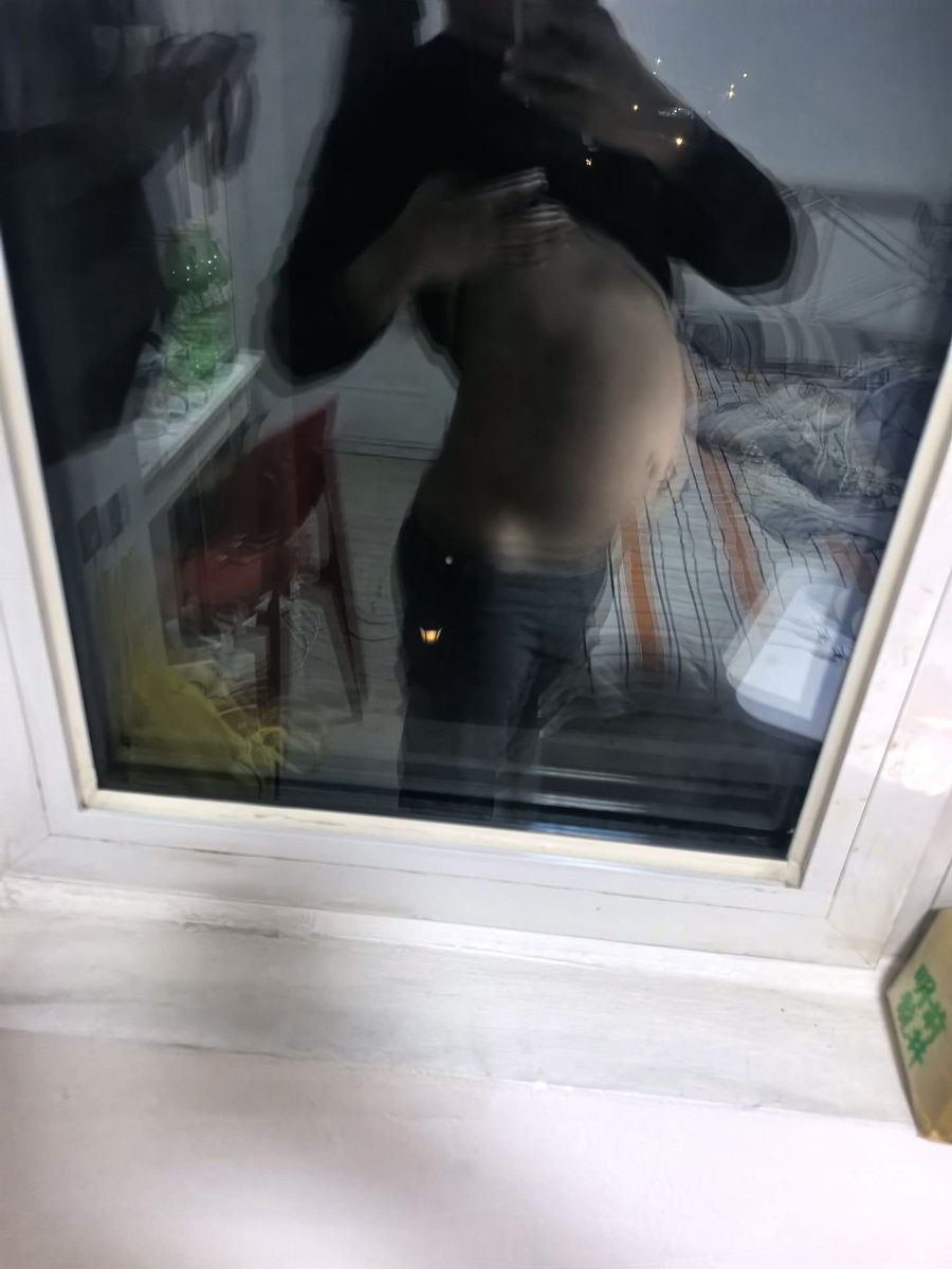eToRgLl68K92637's tweet photo. 解锁了一个新的拍摄角度
#bellystuffed  #bellybutton  #bellybloat  #bigbelly #bellyinflation https://t.co/I3kLPRL1Fi