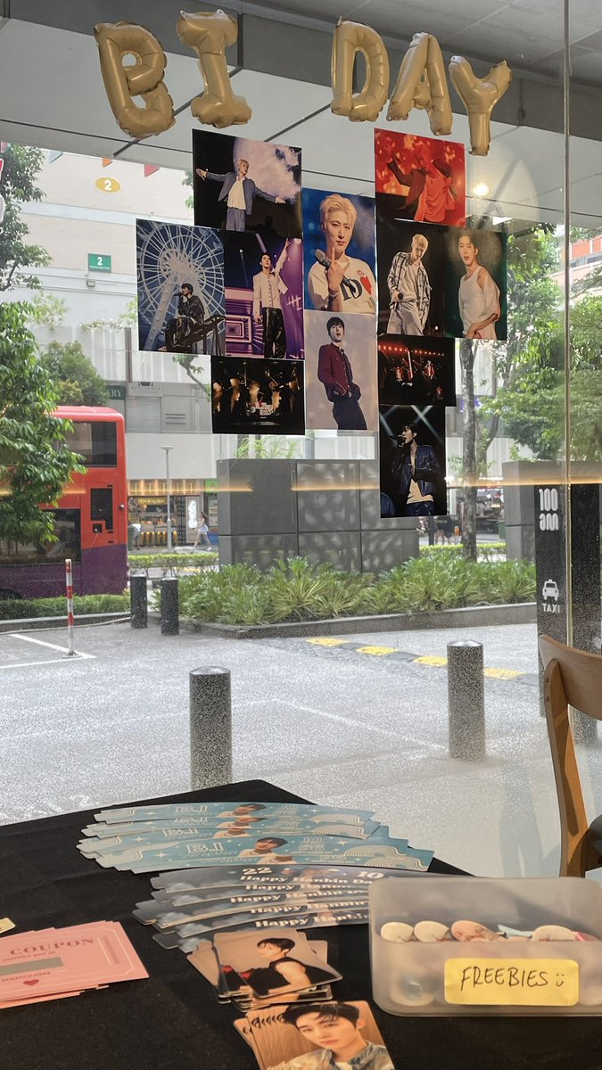 ourcosmos131's tweet photo. B.I Day Cafe opens!
Come join us..! Let’s celebrate Hanbin’s birthday at The Tree Cafe Singapore!🥰

Day 1

#비아이 #BI #KIMHANBIN #김한빈 #tasty30kimhanbin #BI30ANDBEYOND #30살_비아이 https://t.co/4CWF5dI93B