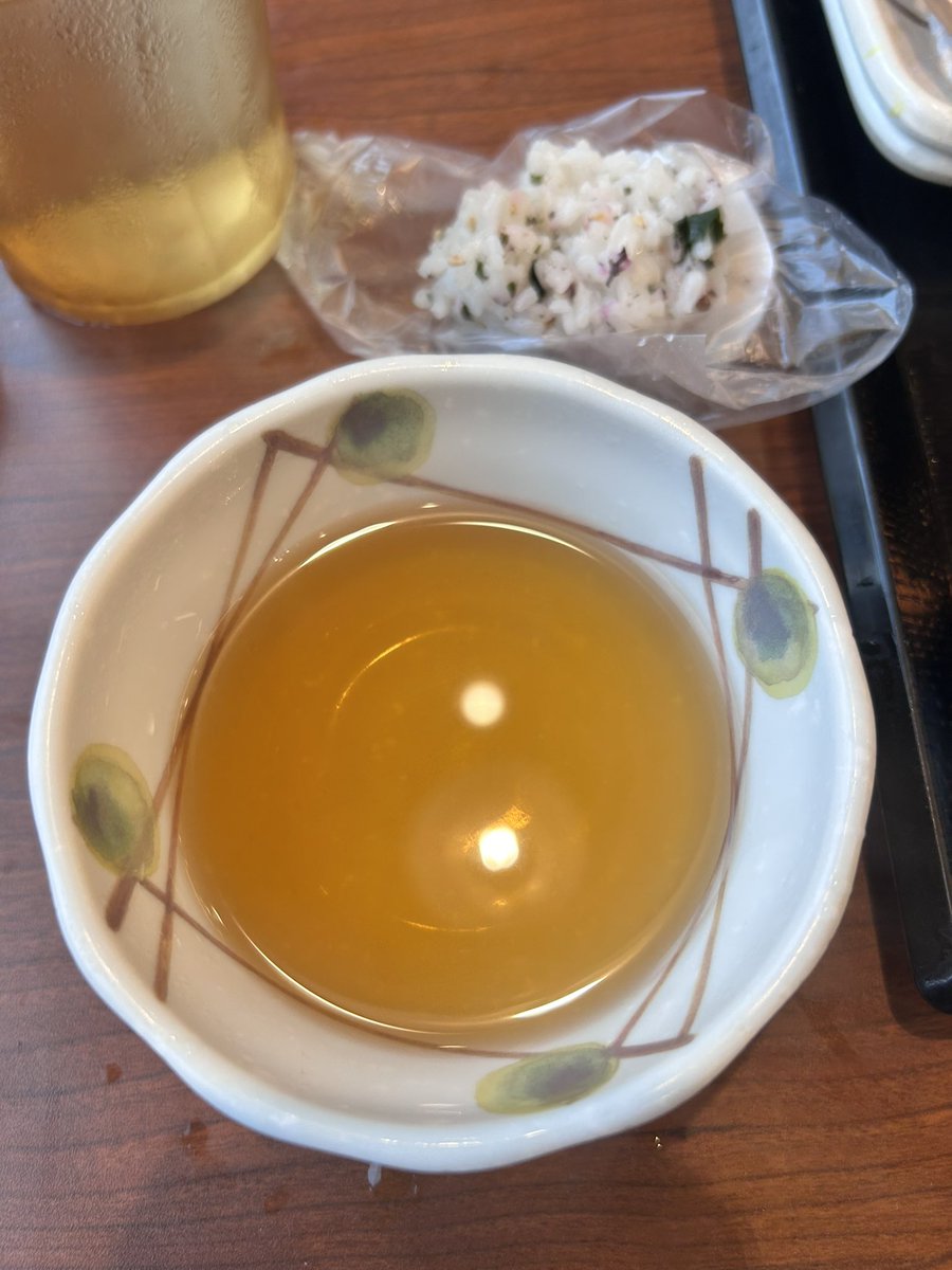 4ApNea's tweet photo. かけうどんの汁啜って握り飯食う時間しか幸せを感じない https://t.co/TvS91sqCbP
