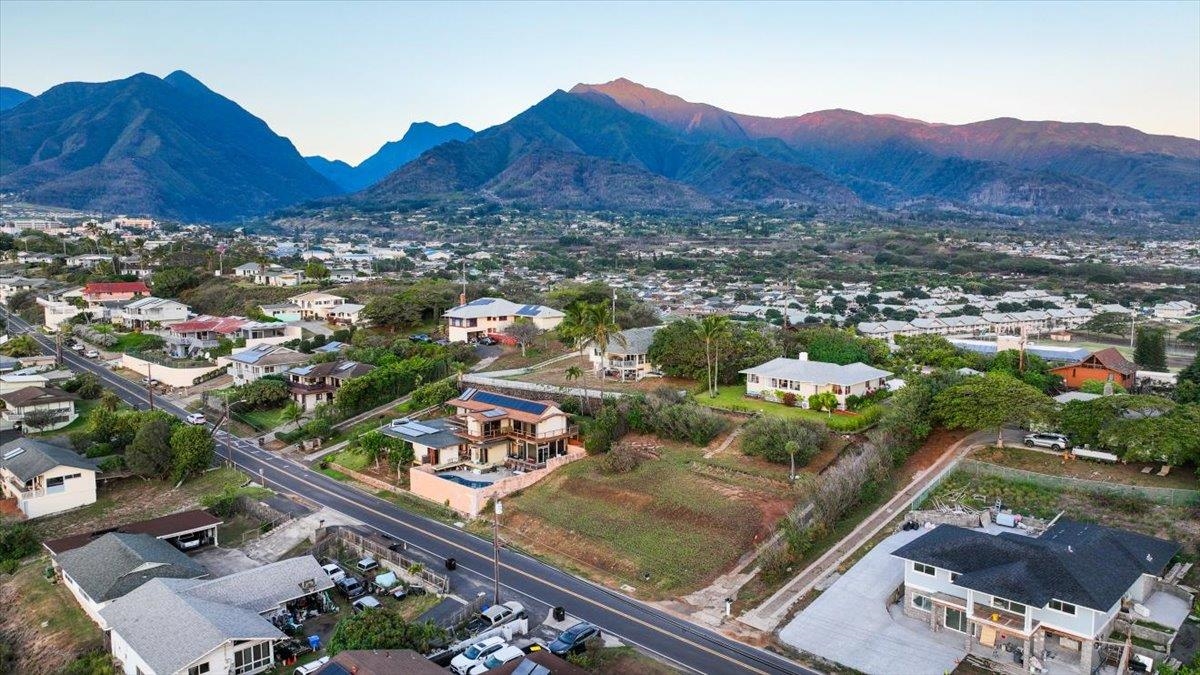 HawaiiLife's tweet photo. Just listed by Alana Rucynski, R(S) and Lydia Pedro, R(B) is 417 Liholiho St A in Wailuku, Big Island for $679,000.

https://t.co/jIsTItgMl9

This 10,001-square-foot terraced lot offers views of Haleakala, the ocean, surrounding mountains, and Iao Valley. https://t.co/zkP8oXB6kE
