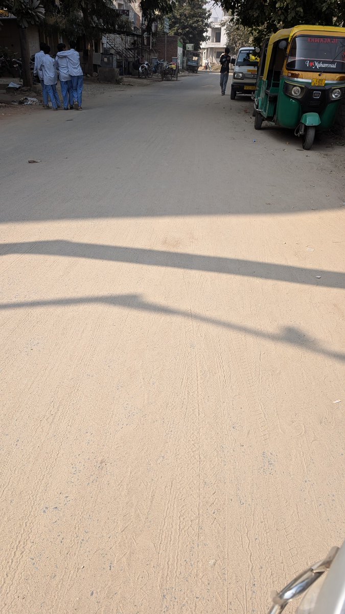 shahilsaiyed7's tweet photo. @AMC_Complaints
Road need to be clean with sweep machine
Road is full with dust lying on road
Golden cinema to saibaba society road, vatva lambha ward south zone
@amc_szone
@AMCommissioner
@DrChandaniTejas
#lambha #vatva https://t.co/vumzqHPuO6