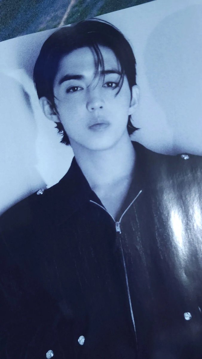aboutscoups's tweet photo. S.COUPS for RIMOWA x ESQUIRE KOREA 🖤 #에스쿱스 #SCOUPS https://t.co/2RgPTcAJzm