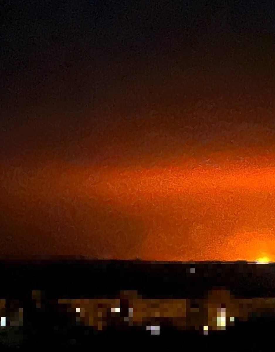 Sprinter_Press's tweet photo. 🔥 Tonight, the targets of the Shahed-4/5 kamikaze drones were located in Zhytomyr, Dnipro, as well as in the Kyiv, Rivne, Kharkiv, Sumy regions, and in the Zaporizhzhia region controlled by the Ukrainian Armed Forces. https://t.co/lDfa2O13Ey