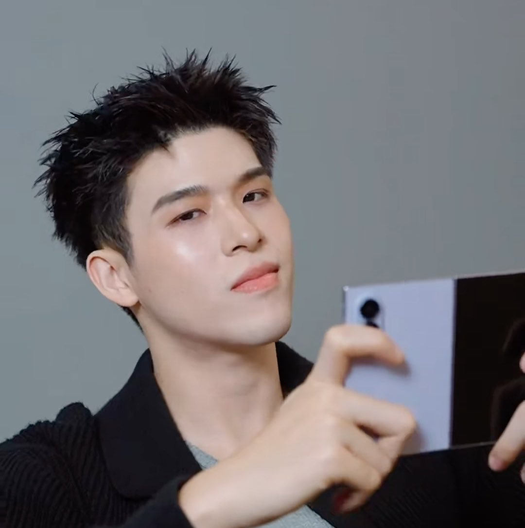 givemeallofyou_'s tweet photo. ทรงเป่าฮั่นน่าจะแซ่บทั้งหน้าตาทั้งฝีปาก 555555555555555555 https://t.co/t6rlokuEZo