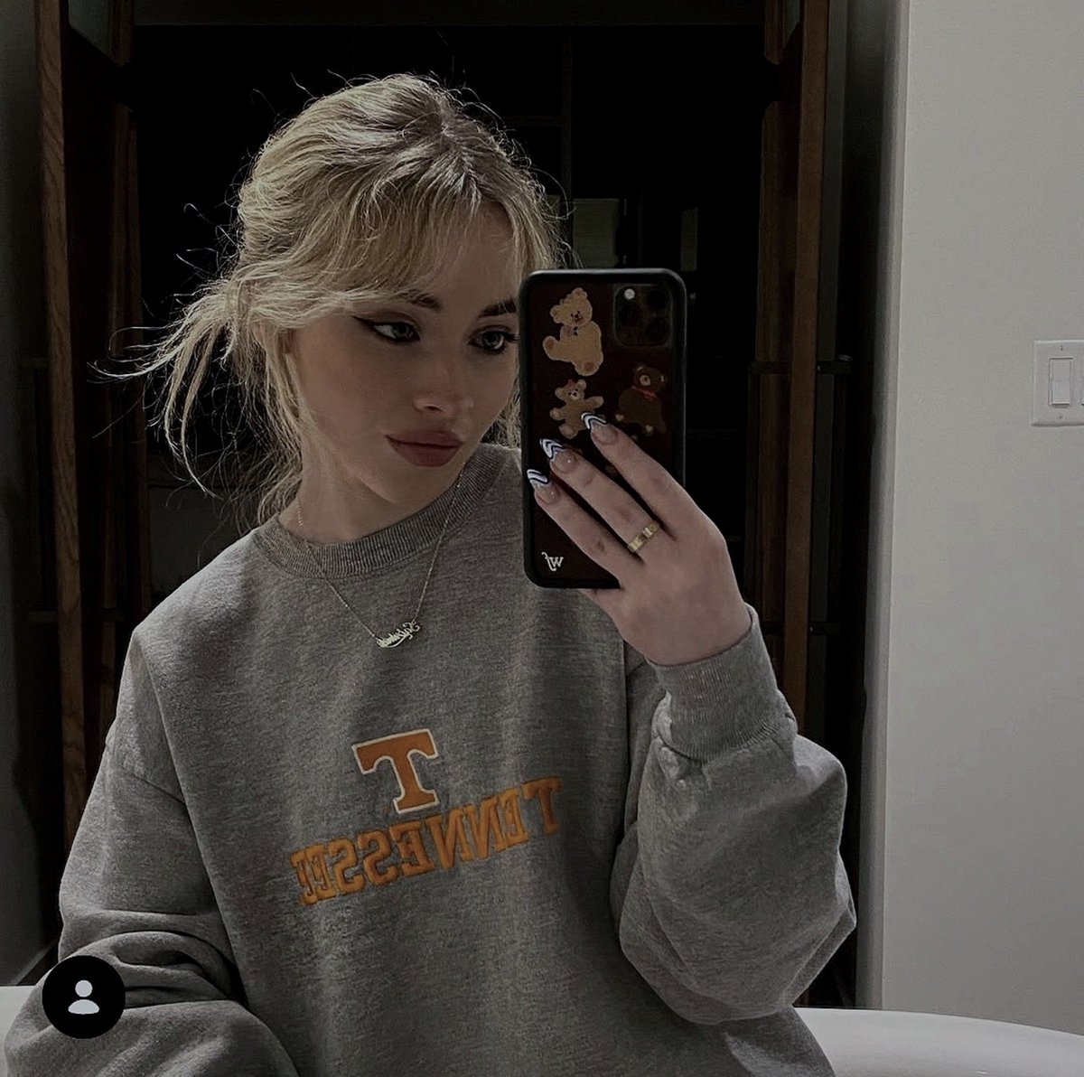 BaddieInGlitter's tweet photo. ᅠ⠀
ᅠ⠀⠀  
ᅠ⠀⠀   
The up all night selfie. https://t.co/kDjrmDB5B0