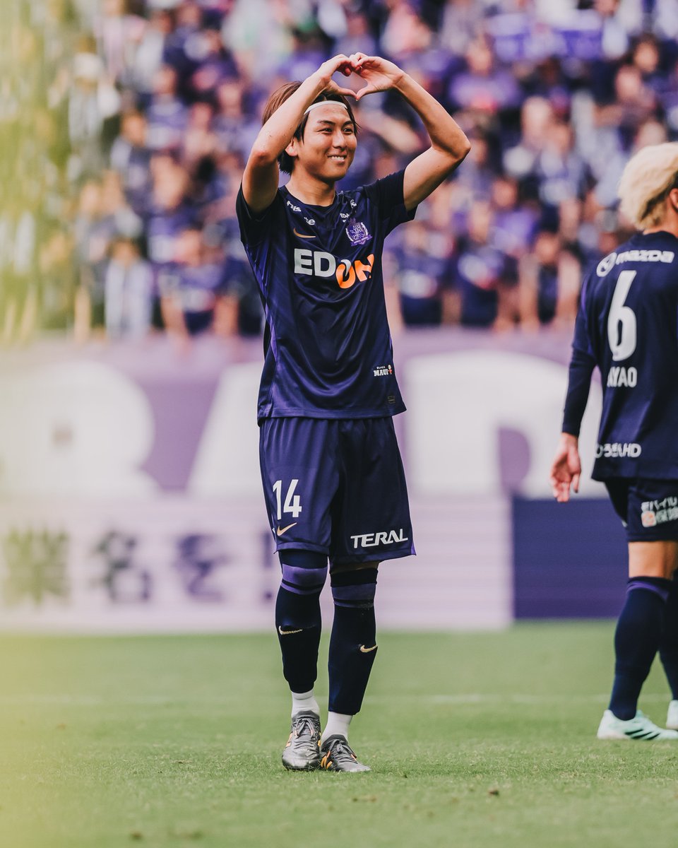 sanfrecce_SFC's tweet photo. またも泰志のミドルが炸裂🏹💜
前半に貴重な先制ゴールが決まる!!!

#松本泰志
#sanfrecce #ONEVIOLET #Jリーグ https://t.co/hc1fB6Aust