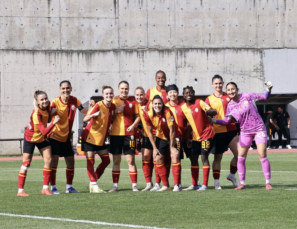GalatasaraySK's tweet photo. Günaydın #Galatasaray Ailesi https://t.co/W1KmbNzLqf
