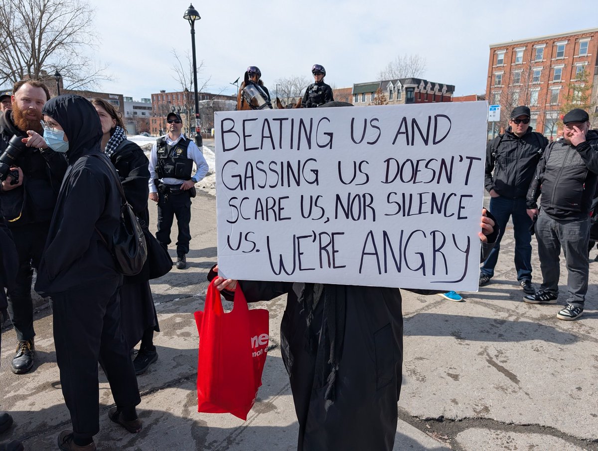 RobinEdgar's tweet photo. @cultmtl @projetmontreal @erickalneus @Val_Plante @SPVM @FPPM_ @AVaillancourtPM @MTL_Ville @defundlapolice @DeontopoliceQc Oops!

It seems my #MySPVM hashtag was cut short &amp; I FAILed to notice that "typo" before posting.

UNlike former #Montréal mayor(ess) @Val_Plante, &amp; rather too many other @ProjetMontreal politicians, I responsibly correct my mistakes.

#SPVM #negligence #PolMTL #MTLpoli #CMMTL https://t.co/JRrm9LvQeX