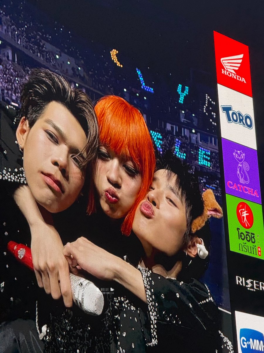 theghostdollll's tweet photo. feel LYKYOU, feel it too 🌟💖😭

— from first year to third year, LYKYOU always have your back 🐺🐺🐺🐺🐺

THE REFLEXION BEGINS
#LYKNReflexionConcertD1 
#LYKN #williamjkp #Lego_Rapeepong #nnutdan #hongshihoshi #TuiChayatorn https://t.co/JIz229TQxD