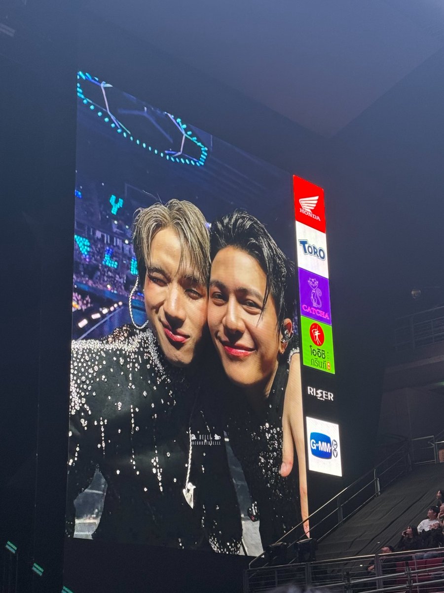 theghostdollll's tweet photo. feel LYKYOU, feel it too 🌟💖😭

— from first year to third year, LYKYOU always have your back 🐺🐺🐺🐺🐺

THE REFLEXION BEGINS
#LYKNReflexionConcertD1 
#LYKN #williamjkp #Lego_Rapeepong #nnutdan #hongshihoshi #TuiChayatorn https://t.co/JIz229TQxD