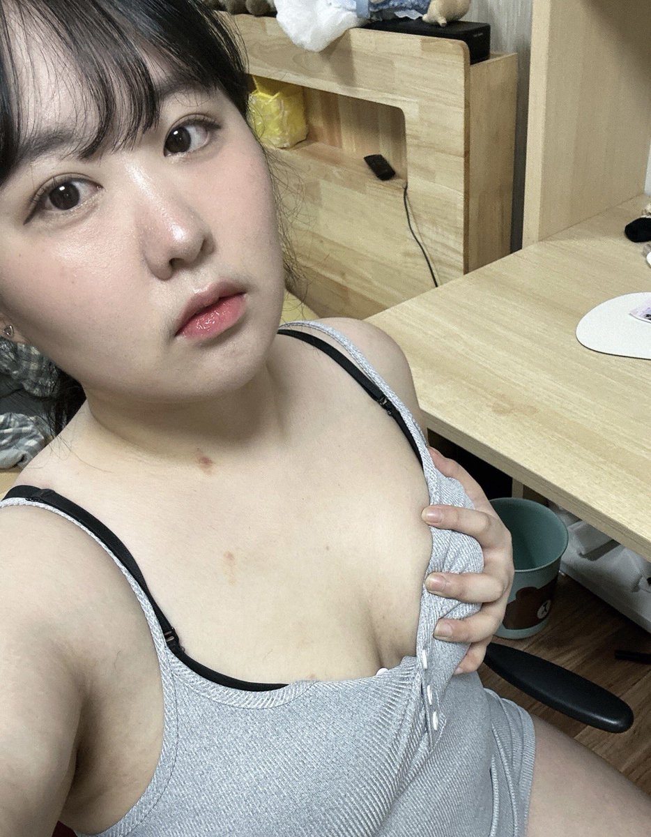 malkoongmal's tweet photo. #bbw #비떱 #뚱 #뚱녀 #섹시 #일탈 #가슴 #엉덩이 #허벅지 #육덕 #글래머 #섹트 https://t.co/zqTR3NeR6i