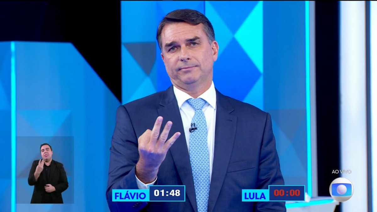 MidiaNINJA's tweet photo. FLÁVIO TÁ PARECENDO O BRAVUCÃO DA ESCOLA.

Chamar Lula de “nove dedos” não é provocação política. É usar uma deficiência como deboche porque faltou argumento.

#LulaNaGlobo #DebateNaGlobo https://t.co/hIASHZbHnt