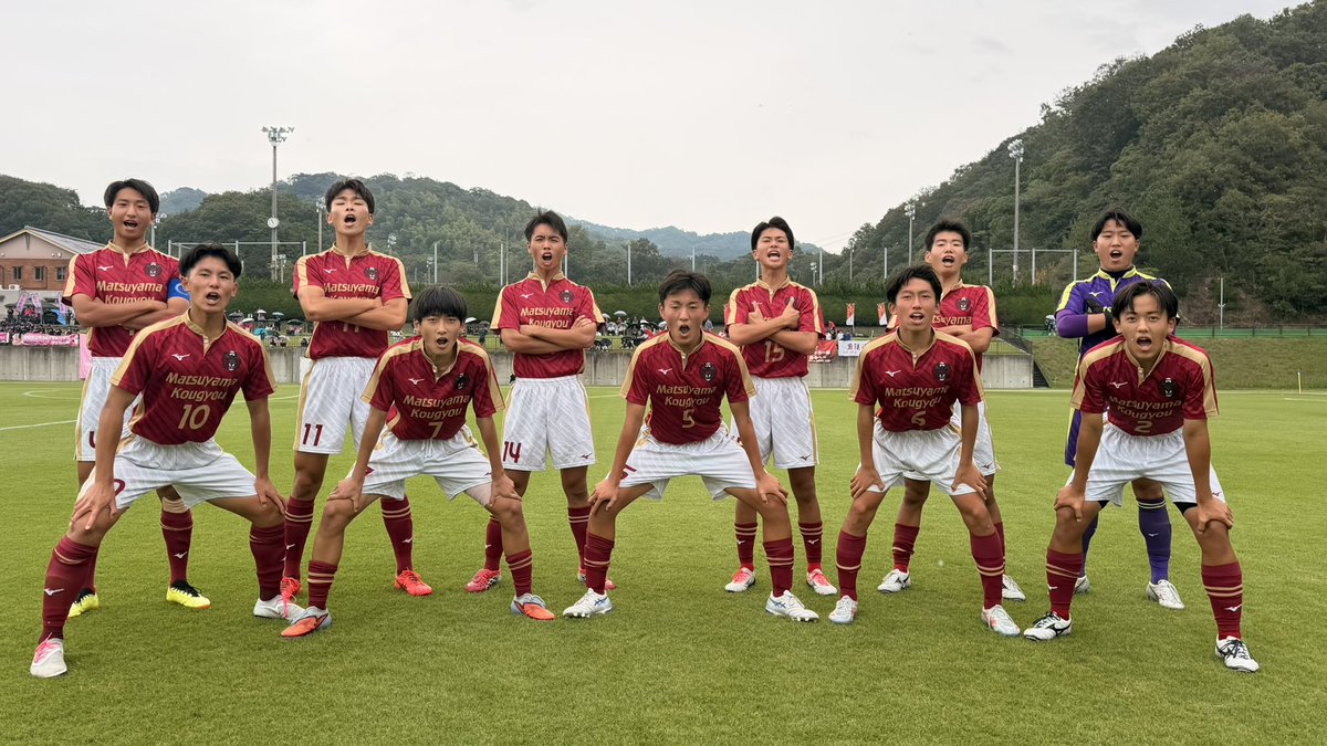 aoharukick's tweet photo. #第105回全国高校サッカー選手権大会
愛媛県大会
準々決勝　@北条スポーツセンター陸上競技場

キックオフ

今治東　vs.  松山工

#高校サッカー愛媛
#全力高校サッカー
#南海放送 https://t.co/NWGSEvxYl5