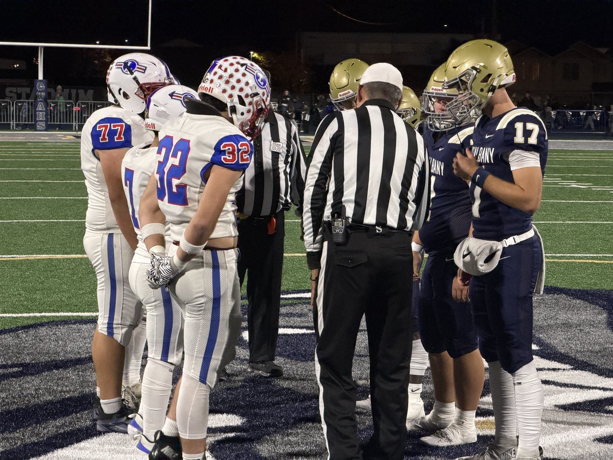 DylJacobs's tweet photo. Friday Night Lights time, as West Albany (5-2) hosts Lebanon (4-4).

Last game of the regular season for the Warriors, as they have their bye next week. https://t.co/ZqGfv7eDrl