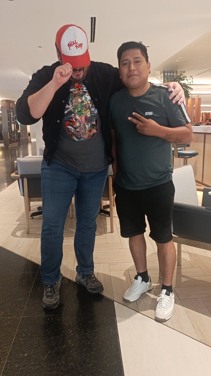 YagamiJavier's tweet photo. Aunque no tenías tu mascara viniste y t diste la.idea de tomarnos una foto sin ella ....eres increíble amigo .muchas gracias 
@Colt_MX https://t.co/oCXyGAXKAG