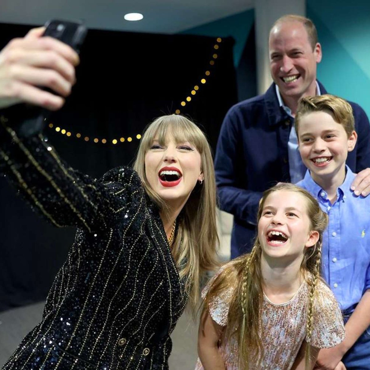 TaylorSwiftDept's tweet photo. 💬| Prince William jokes about trying to move Travis Kelce out of a photo with Taylor Swift at Wembley.

“I was trying to move him out so it was just me and Taylor and the children.” https://t.co/SGkiZYzbiS