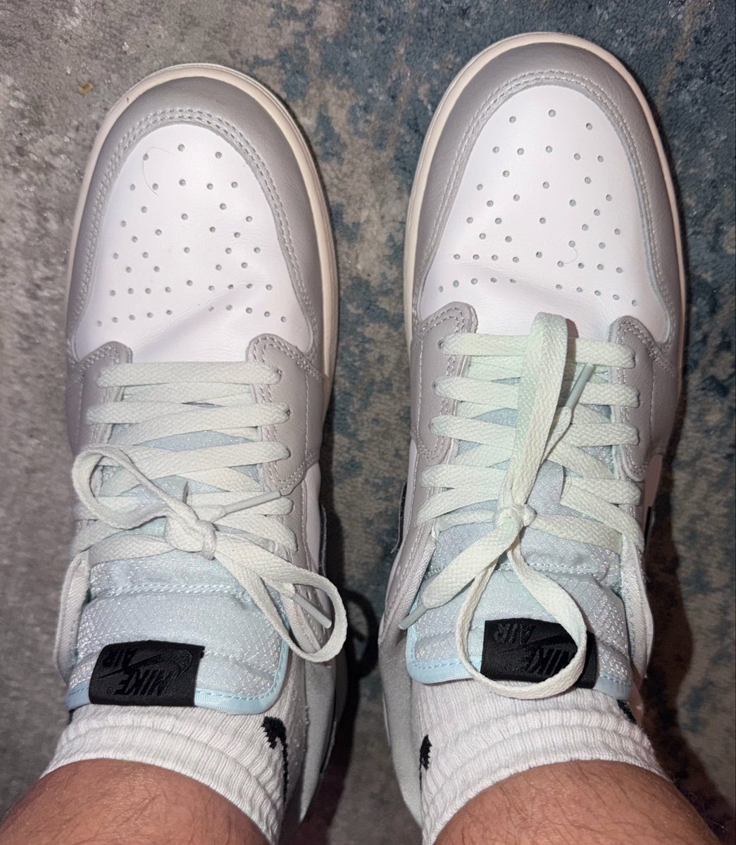 JsNDunks's tweet photo. Jordan 1 Low Year of the Snake https://t.co/seRcHWCjo2