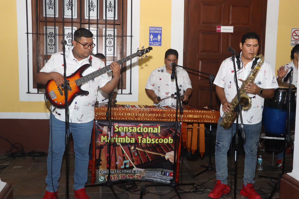 Isset_Tab's tweet photo. La Verbena ISSET se llenó de ritmo, alegría y tradición con la extraordinaria presentación de la Sensacional Marimba Tabscoob.

🎶 Al compás de sus vibrantes melodías, las y los asistentes cantaron, bailaron y disfrutaron de una velada llena de sabor. https://t.co/XdJATXygO5