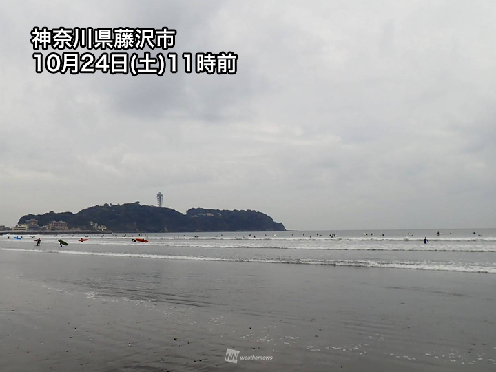 wni_jp's tweet photo. ＜活発な雨雲は次第に東へ＞
今日24日(土)は前線の影響で雨の降っている所が多くなっています。
活発な雨雲は東海や北陸などに広がり、雨の中心は東日本です。関東でも本降りの雨の所が増えてきました。
https://t.co/v1O7FMU4CE https://t.co/8jxg8z5Zwl
