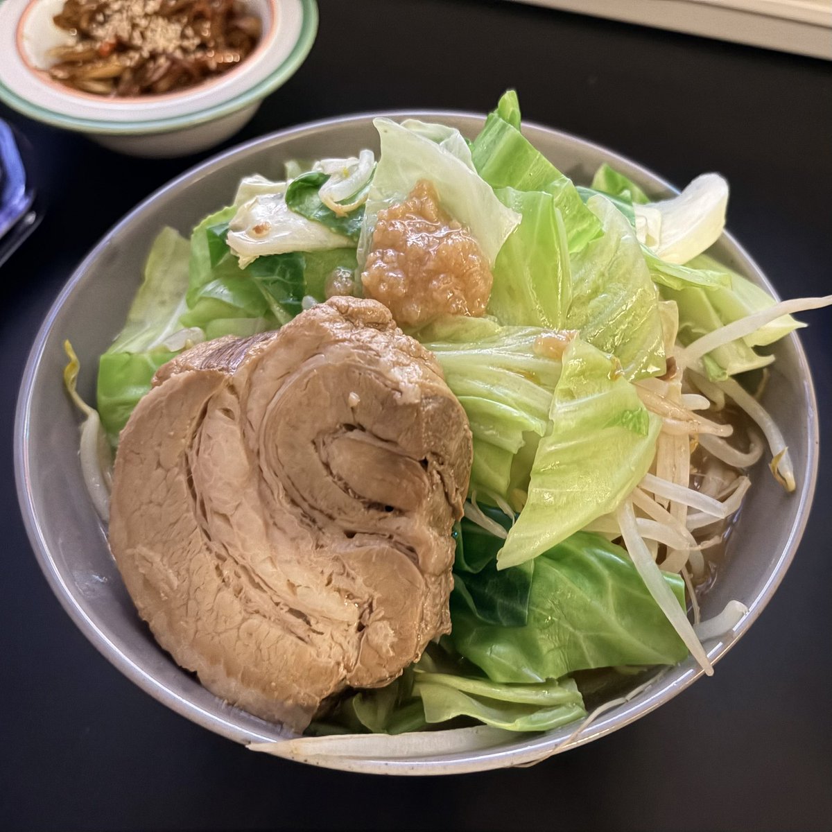 camera_pipi's tweet photo. 昨日の夜ご飯は旦那さんリクエストで家二郎🍜 https://t.co/slCotdZwE1