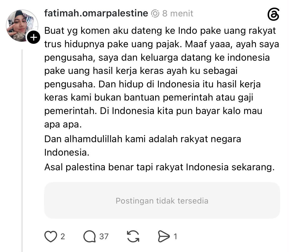 PocongGaib's tweet photo. ngaku anak pengusaha padahal aslinya GEMBEL NUMPANG HIDUP mana ngemper di depan rumah prabowo, oalah pantes 

tolong @wardahbeauty ini kan terafiliasi sama kalian segera di tindak lanjut untuk pemutusan kontrak ya, karna tidak sesuai dengan prinsip kalian tentang aksi kemanusiaan https://t.co/h4kyjUOqGo