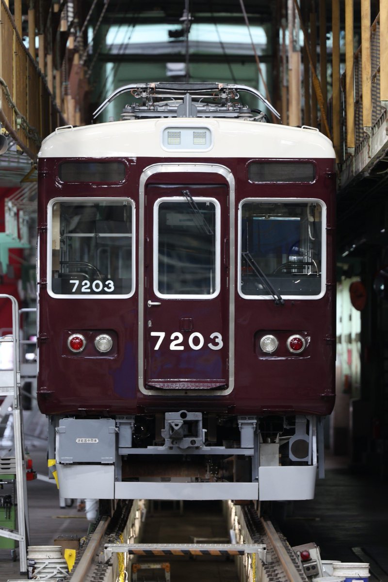 h2o_hkhs's tweet photo. 能勢電鉄7203編成車
尼崎出場時はMGだったが、正雀でSIV化されたのか、それともMGのまま同等品に換装されたのか…？ https://t.co/831H9XTu1L