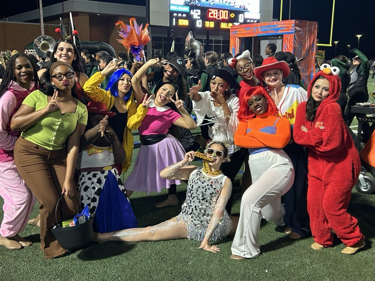 IowaColonyHS's tweet photo. Our Legends and staff brought the Halloween spirit to halftime with an unforgettable performance of “Thriller”! 🧟‍♂️🕺💚 #Trailblazed https://t.co/ibyByXrKNR