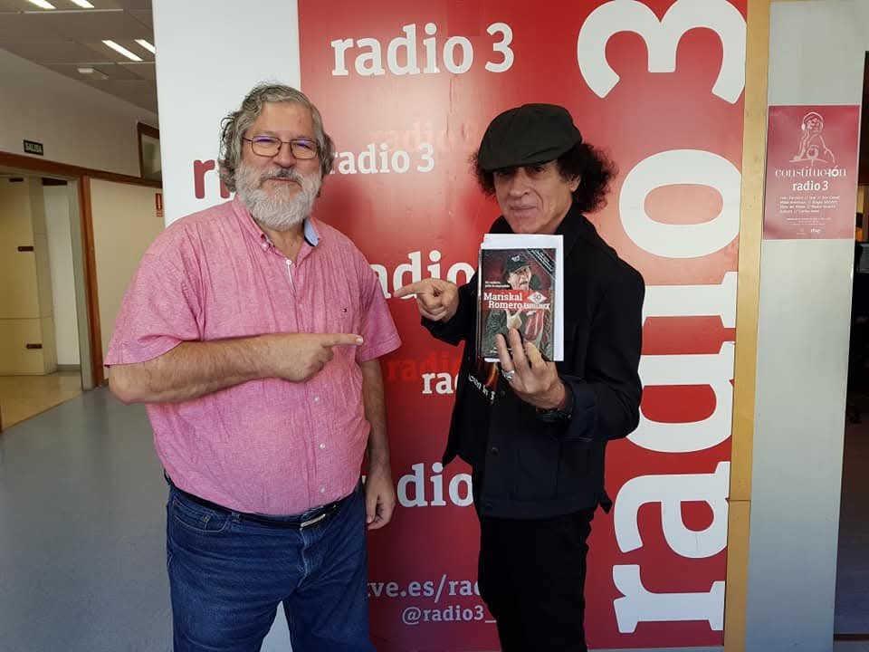 Discopolis3's tweet photo. Hace 8 años 
Discópolis 10.330 - Mariskal Romero - Miercoles 24 octubre 2018. 50 años de Radio y Rock. Escucha el programa aquí:
https://t.co/VwXEDlO1wz
Vicente Romero, conocido como Mariskal Romero, acaba de publicar un libro https://t.co/mq8SDuHlHP