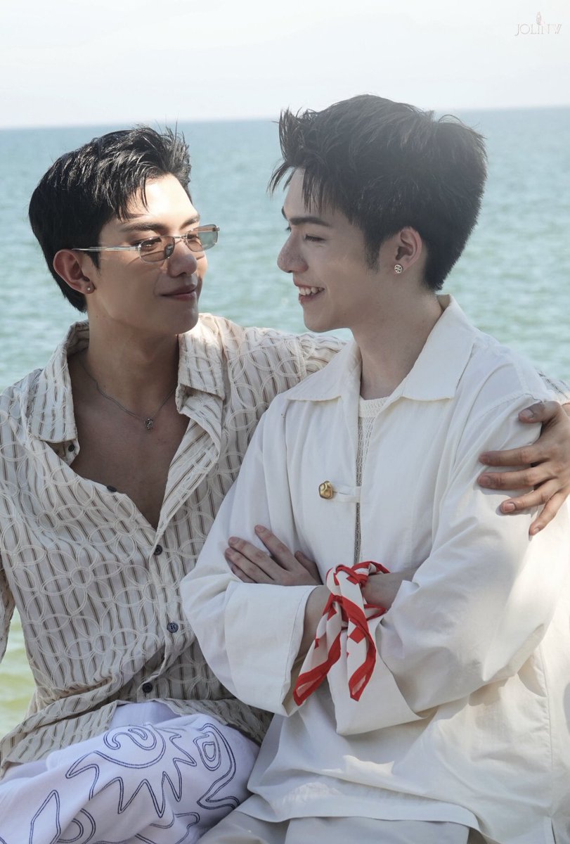 Hqoej's tweet photo. One day, you will realize that the person who leaves an indelible mark on your heart for the rest of your life is not the most beautiful one, but rather the person who treated you with absolute sincerity and a genuine heart  💘💘💘

A LOVELY DAY WITH NETJJ
#BarenotetripxNetJJ #NETJJᯓᡣ𐭩