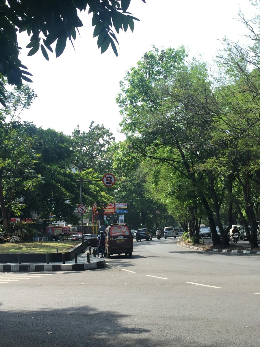 jhrside's tweet photo. bandung through my lenss https://t.co/5InFQ7Ts4t