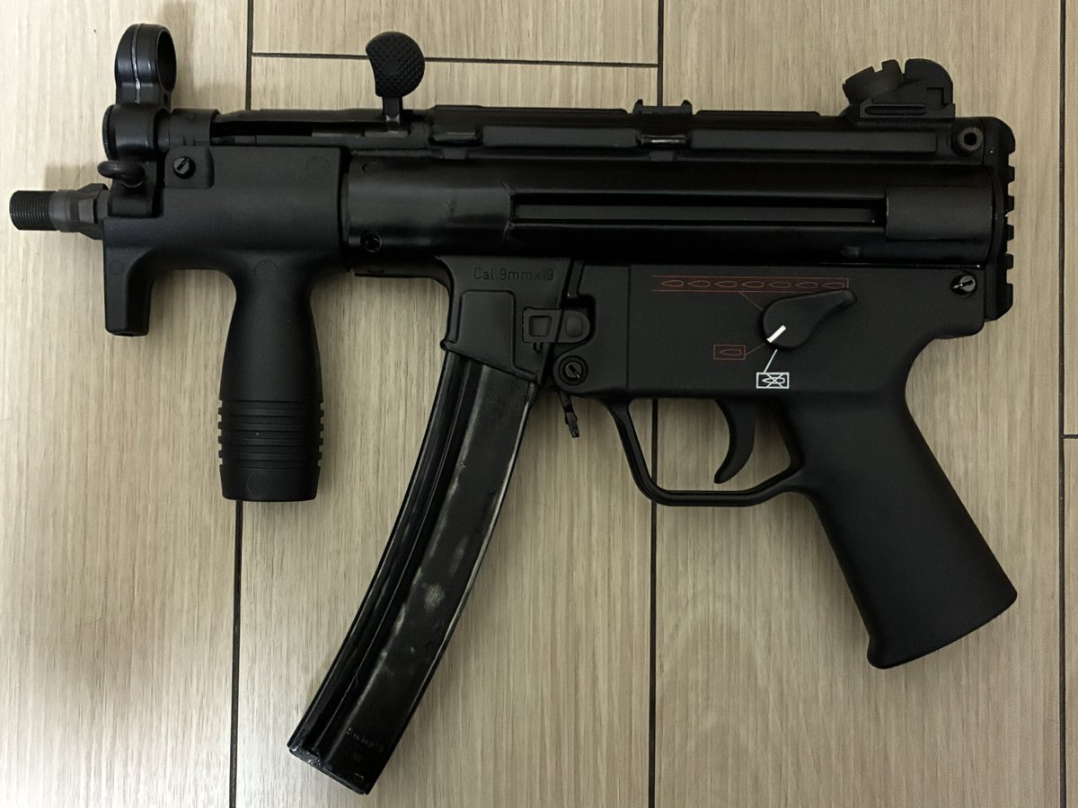 mpfunf's tweet photo. まあ無可動は買えないのでVFC製を愛でてます❕

license取ってるだけあってかなりリアルに作られてるし気に入ってる(*´∇｀*) https://t.co/ffBhr3g9Zz
