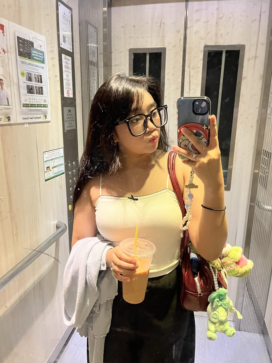 sylkyaa's tweet photo. teh tarik ٩( ᐛ )و https://t.co/W92Fzdte4g