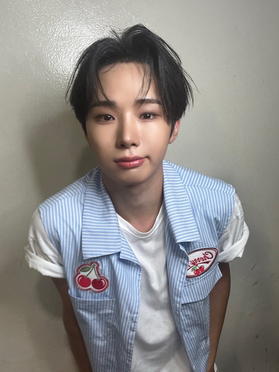 whib_official's tweet photo. [📸]
CHERRY PIE zip 📁

#WHIB #휘브
#WONJUN #원준
#CHERRYPIE #WHIB_CHERRYPIE https://t.co/7inIdqdYWD