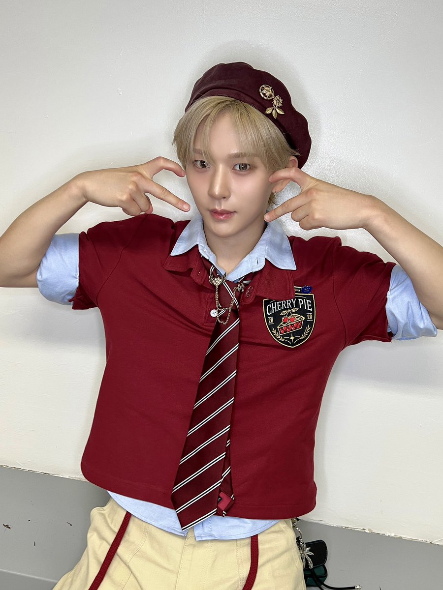whib_official's tweet photo. [📸]
CHERRY PIE zip 📁

#WHIB #휘브
#HASEUNG #하승
#CHERRYPIE #WHIB_CHERRYPIE https://t.co/ndVaI8jh4K