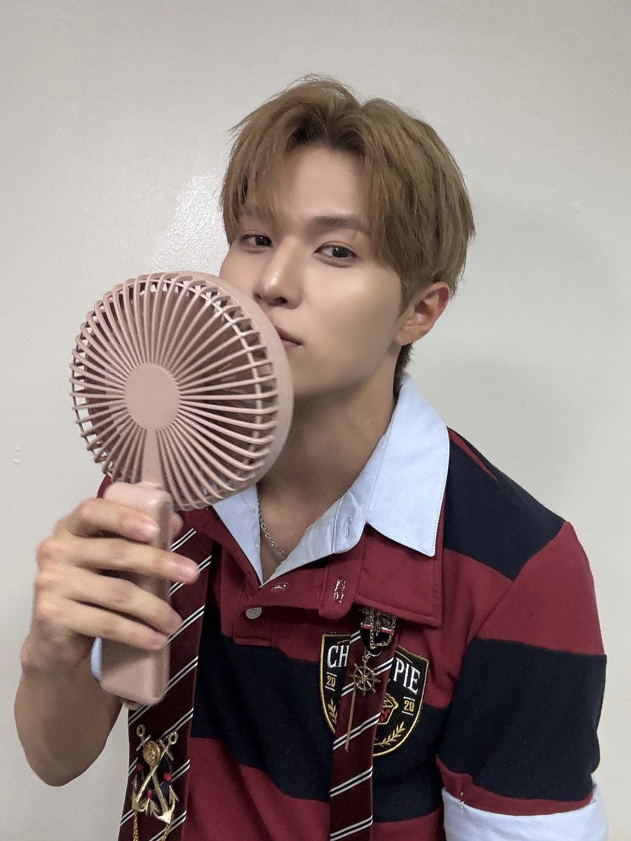 whib_official's tweet photo. [📸]
CHERRY PIE zip 📁

#WHIB #휘브
#UGEON #유건
#CHERRYPIE #WHIB_CHERRYPIE https://t.co/9R6ost6DAP