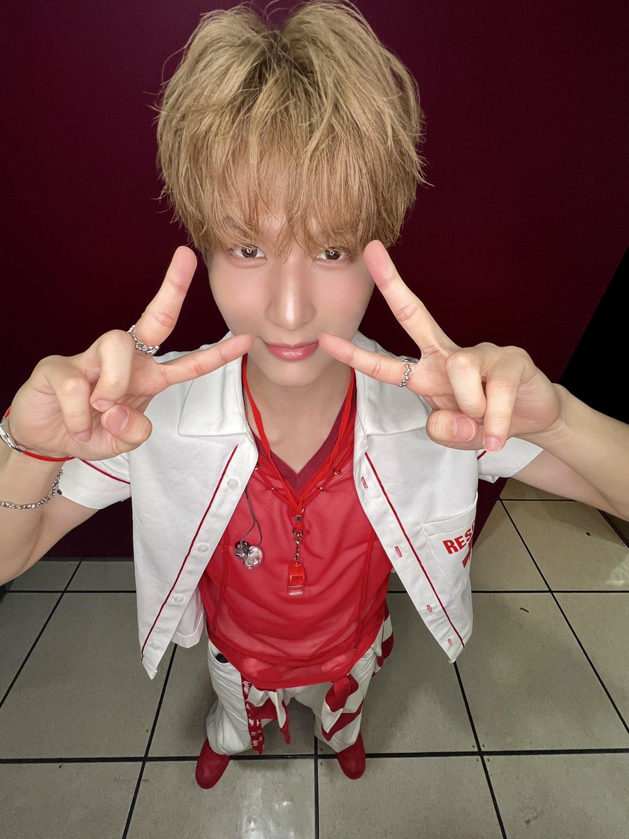 whib_official's tweet photo. [📸]
CHERRY PIE zip 📁

#WHIB #휘브
#UGEON #유건
#CHERRYPIE #WHIB_CHERRYPIE https://t.co/9R6ost6DAP