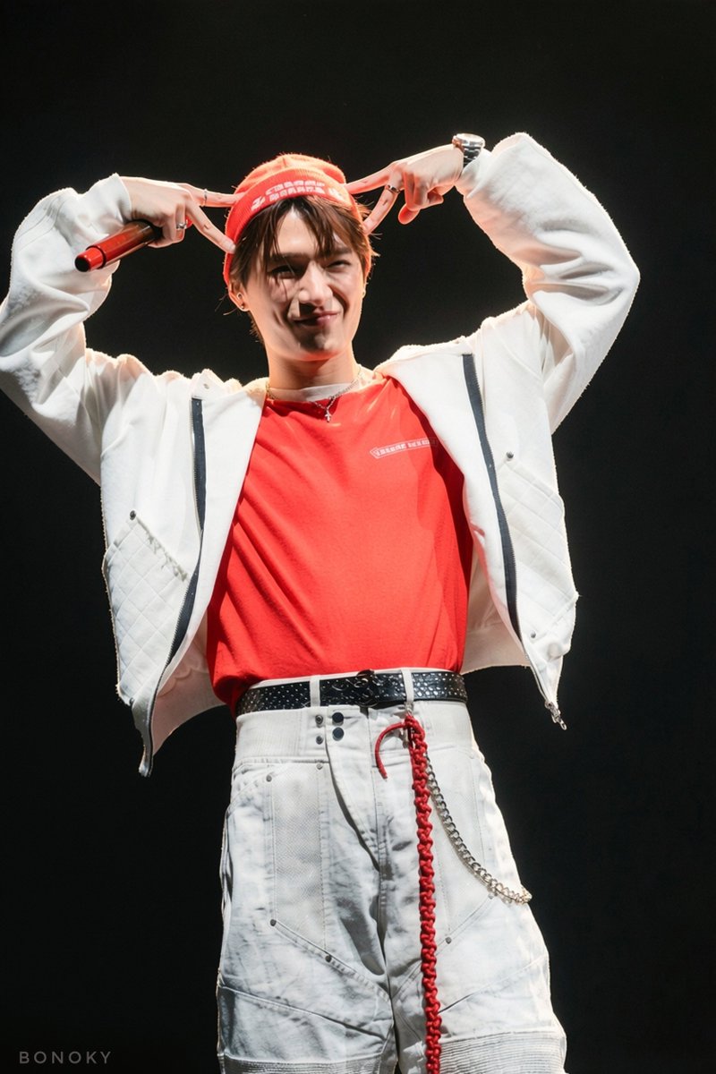 bonoky's tweet photo. เหมียว ที่เรียกเหมียวของเค้า มุมุ มุมุ 🤭🥰
@kristtps 
#KristPerawat
#KRIST1stAlbumBDparty https://t.co/CY4OIGKE9Z