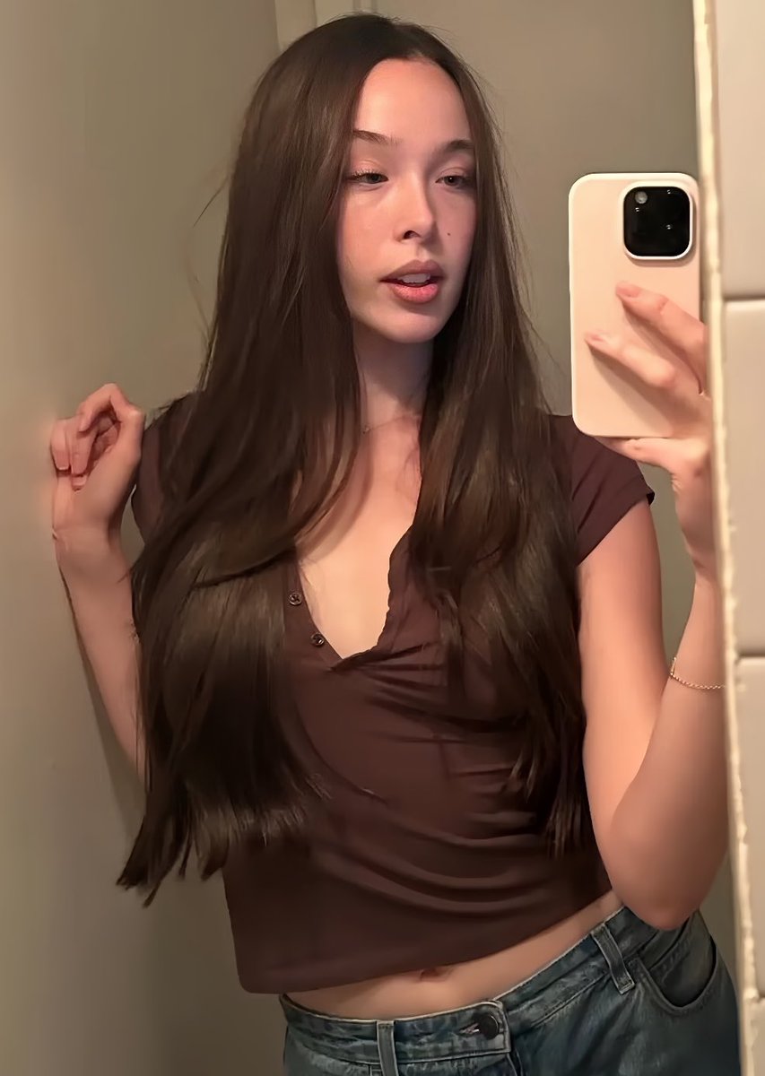 stcoldbrew's tweet photo. this woman can literally do whatever she wants with me whenever she wants https://t.co/JhBHc2xSmS