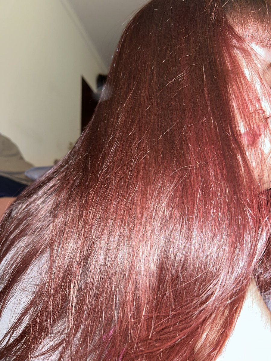 maybesnin's tweet photo. olá, apreciem meu cabelo sedoso i hidratado https://t.co/XkQlzDIhBf