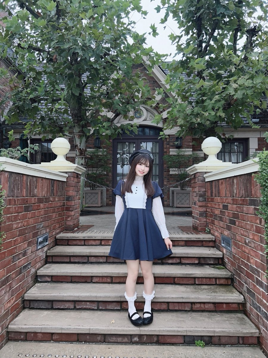 konaka_kana's tweet photo. おはようございます！
さて突然ですが問題です、ここはどこでしょう？🏫🍃🤎 https://t.co/dbHSd9VY63