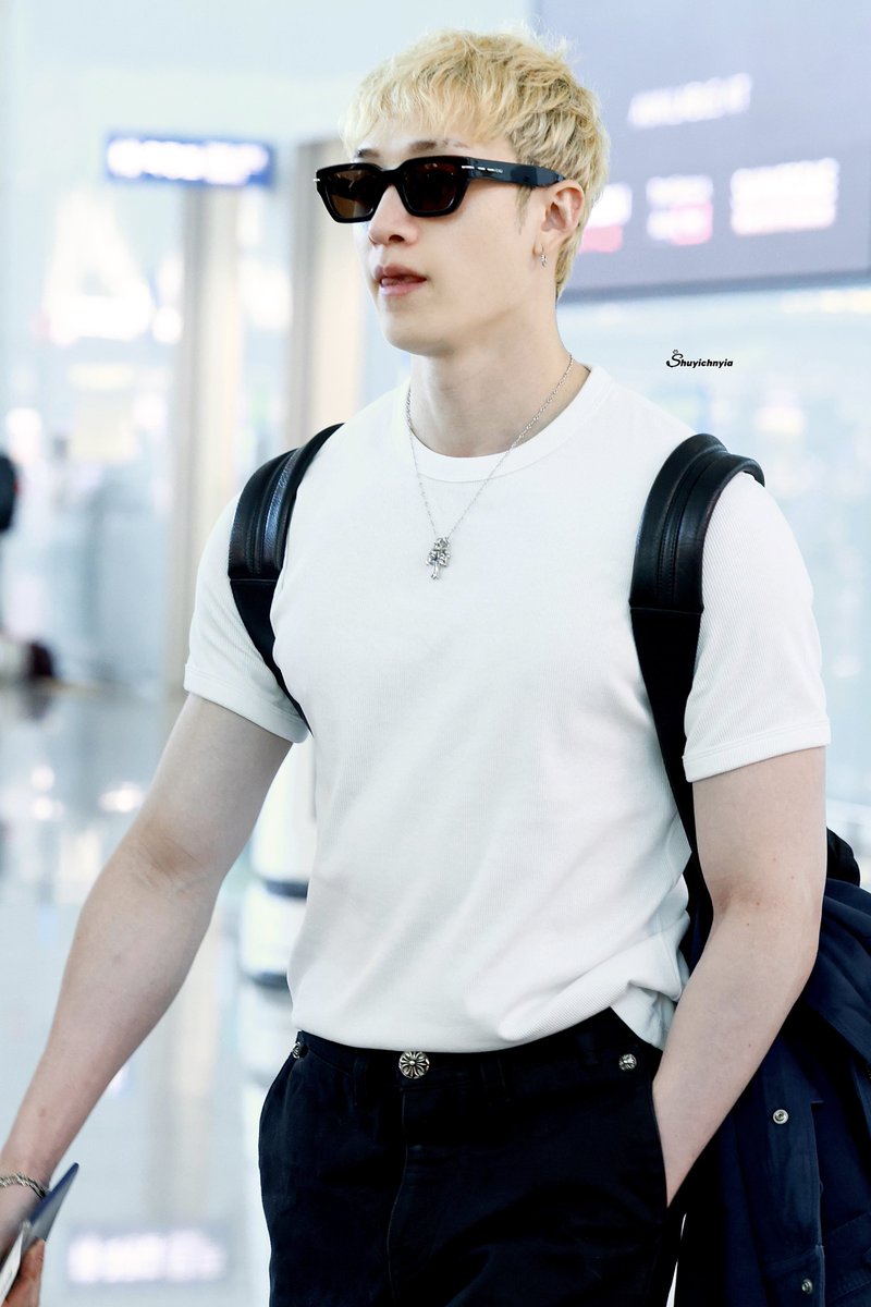 fivchannie's tweet photo. sem condições, ele é gostoso pra caralho. https://t.co/U9T7rOcr5I