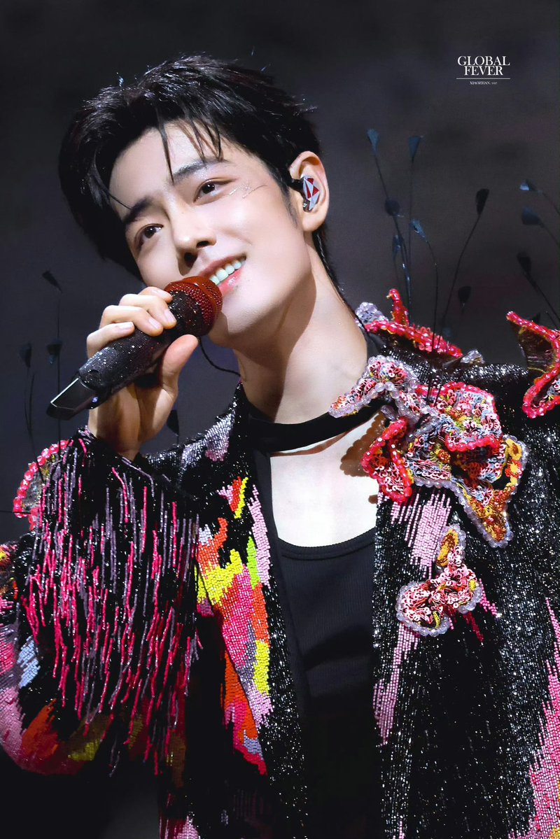 Aorjang's tweet photo. รูปแม่ Global ยังคงเป็น MVP ของงานเสมอ 😍❤️❤️❤️ สวยเด็ดมากทุกรูปอะ 

ว่าแต่ถ่ายเป็นพัน ช่วยแปะเยอะๆ หน่อนได้ไหมคะ 😆✨(1) 

HERE COMES OUR EXIT NANJING1 #XiaoZhanConcertxNanjing1 https://t.co/W6B2BRwP9o