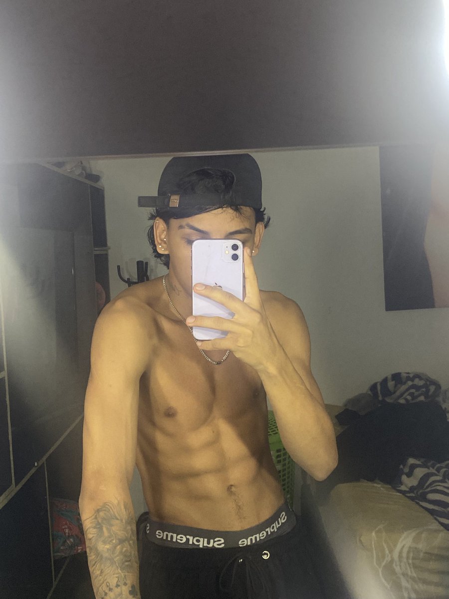 AlexOnyxed's tweet photo. Te gustan flaquitos como yo ? 👅🫣 https://t.co/PONzjhG29C