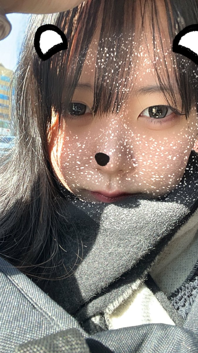hxxknm_'s tweet photo. 렌즈바꾸고이뻐진거같긴함
우리모두개눈이되 https://t.co/K0R2n1PUnf