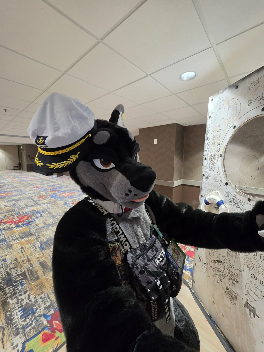 FullMetalDobe's tweet photo. Cruising for some head pats, whose coming????

#FursuitFriday https://t.co/HVYdzVJajD