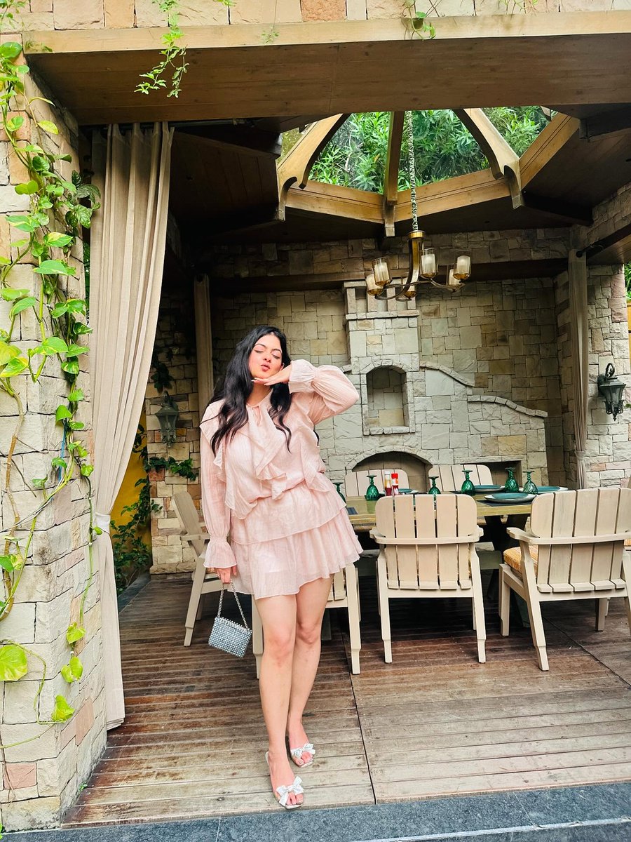 Snehamandhpl's tweet photo. Good morning โ๏ธโจ
Elegance in every step confidence in every move. Wishing everyone a beautiful morning filled with positive energy new opportunities and success. ๐ฟ๐ค
#GoodMorning #FridayVibes #Elegance #PositiveEnergy #fashionbloger https://t.co/HKnYsUhknW