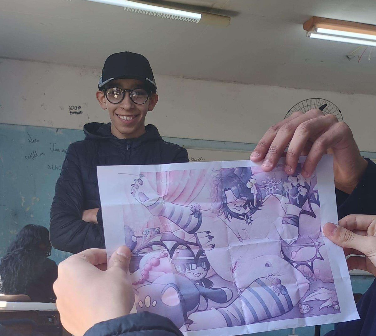 gandersmado's tweet photo. Aparentemente tem um cara na escola do meu amigo que levou PORNO DE FORSAKEN pra aula, e sim ele foi numa grafica pra imprimir isso https://t.co/5LI4dTUiTz