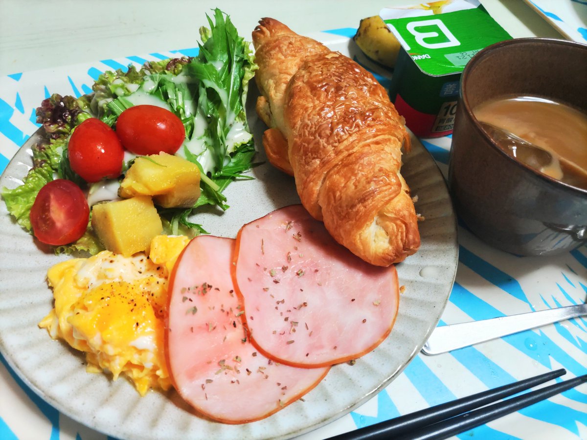 Charlie_H_I's tweet photo. 昼ごはん🍴クロワッサンド🥐
#おうちごはん https://t.co/dU29uSMfFh