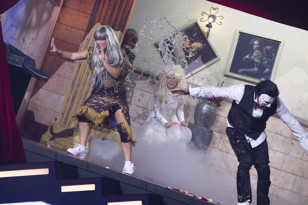 MeCaigoDeRisa's tweet photo. Dicen que está embrujado así que vamos a visitar el teatro del Escenario Inclinado 🧟‍♂️ Los sustos y la diversión están más que garantizados #MeCaigoDeRisa https://t.co/65uBb7IiQH